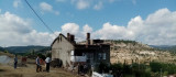 Emet'te Yıldırım düşmesi sonucu 2 katlı ev yandı